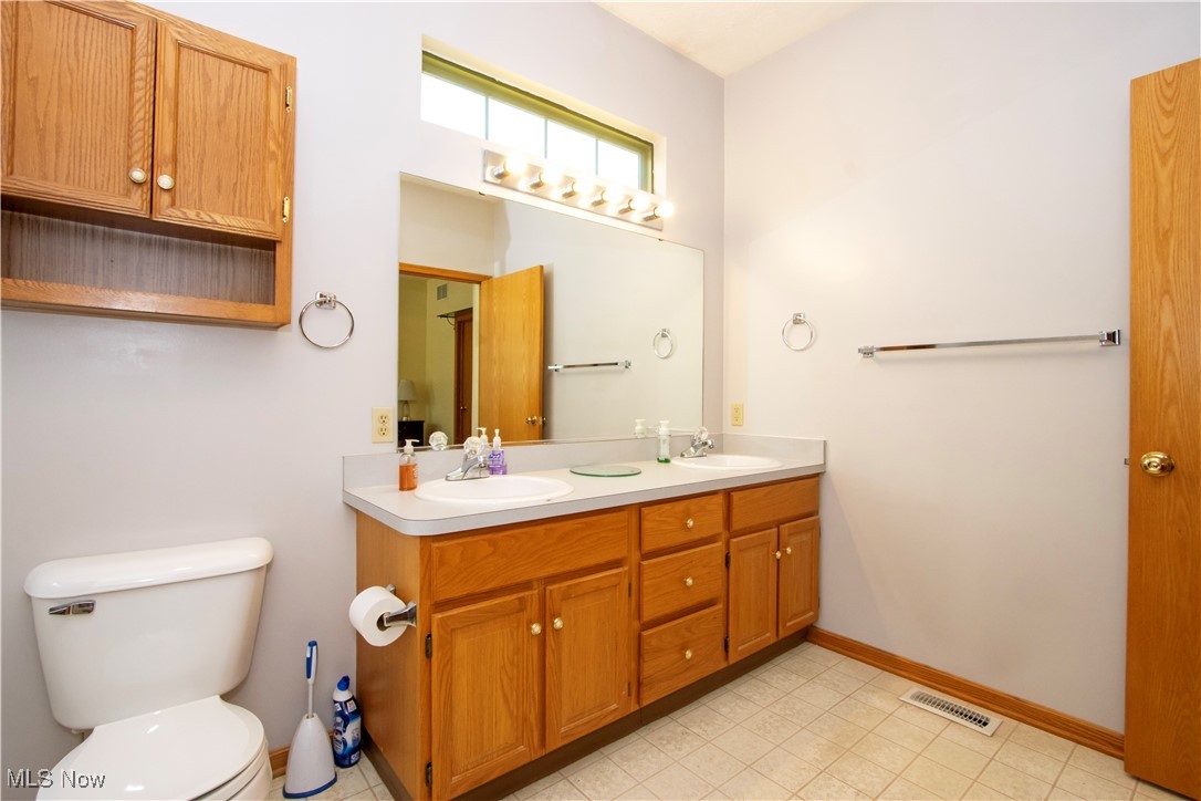 1135 Alicia Court, Orrville, Ohio image 10