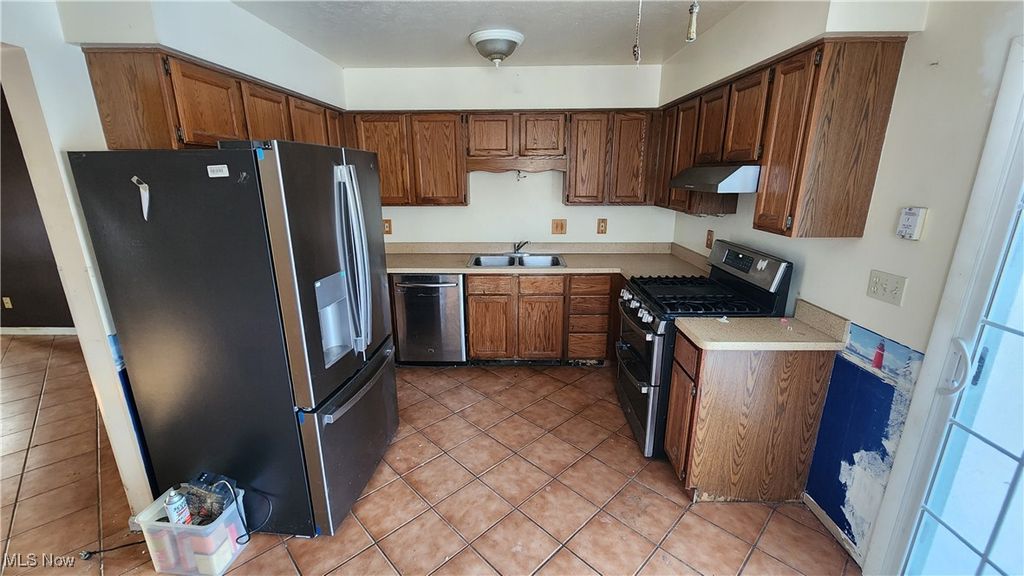 Photo of 858 Marcie Drive, Cleveland, OH 44109 (MLS # 5182444)