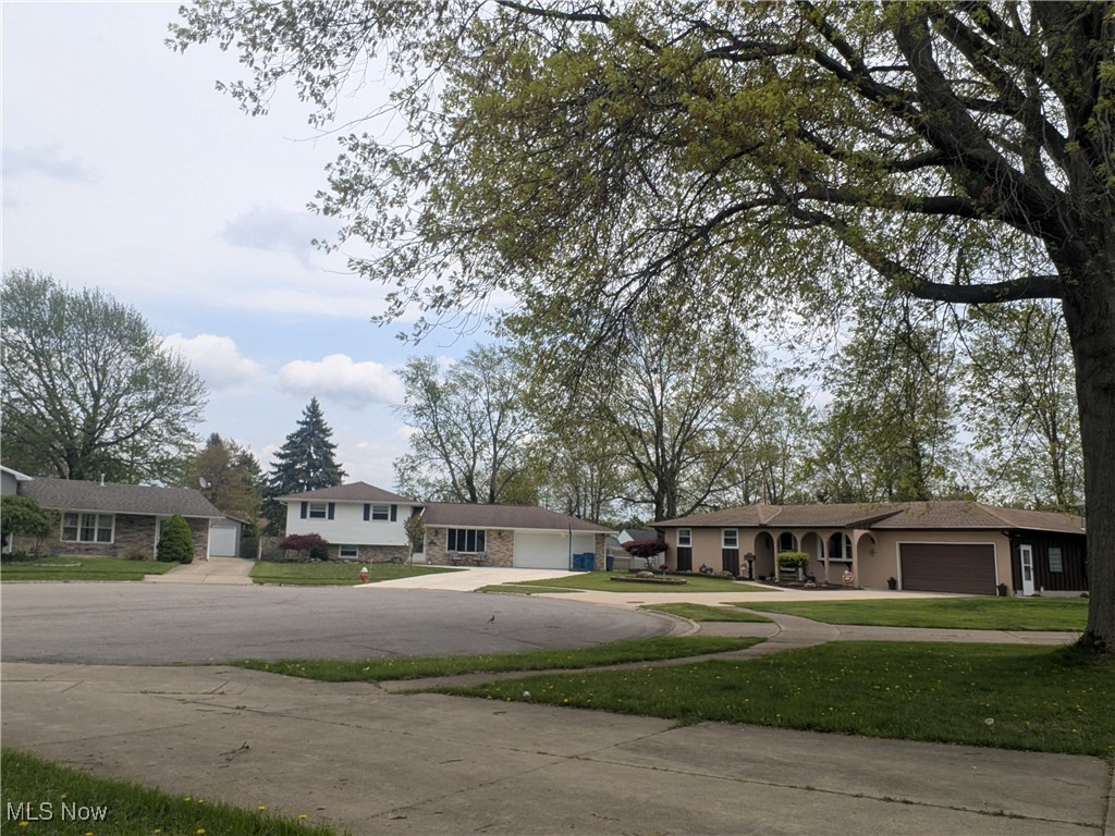 4222 Kenyon Court, Lorain, Ohio image 2