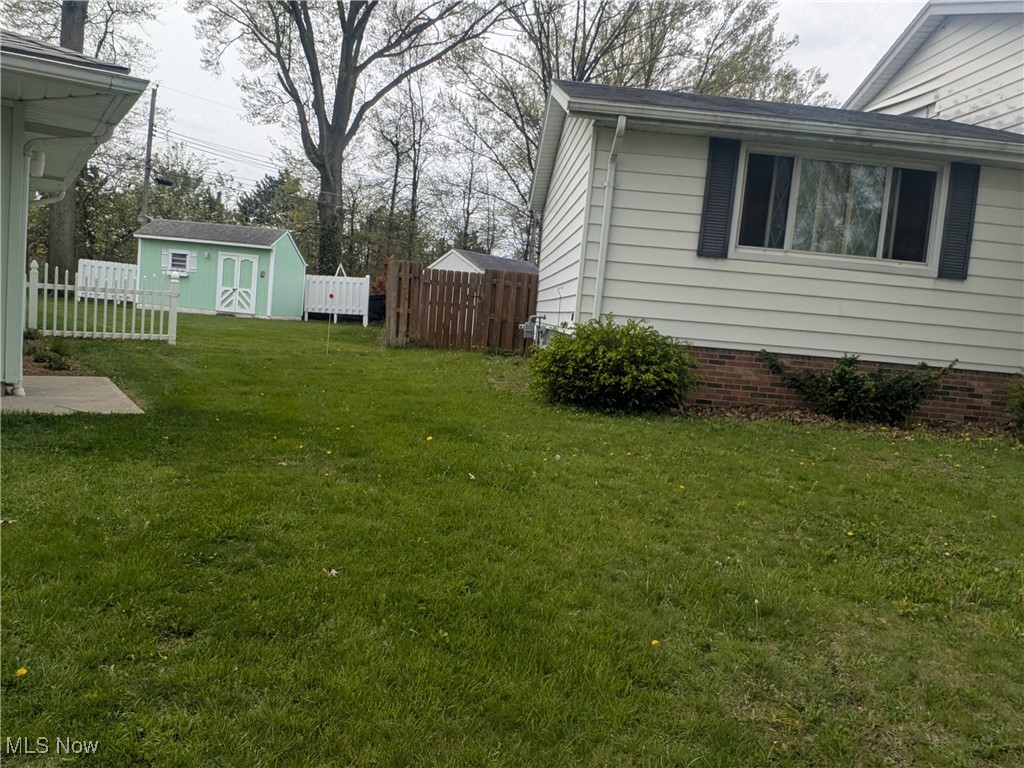 4222 Kenyon Court, Lorain, Ohio image 3