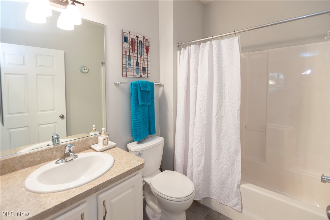 610 Aqua Marine Boulevard, Avon Lake, Ohio image 24