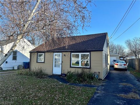 Single Family Residence in Eastlake OH 1291 349th Street.jpg