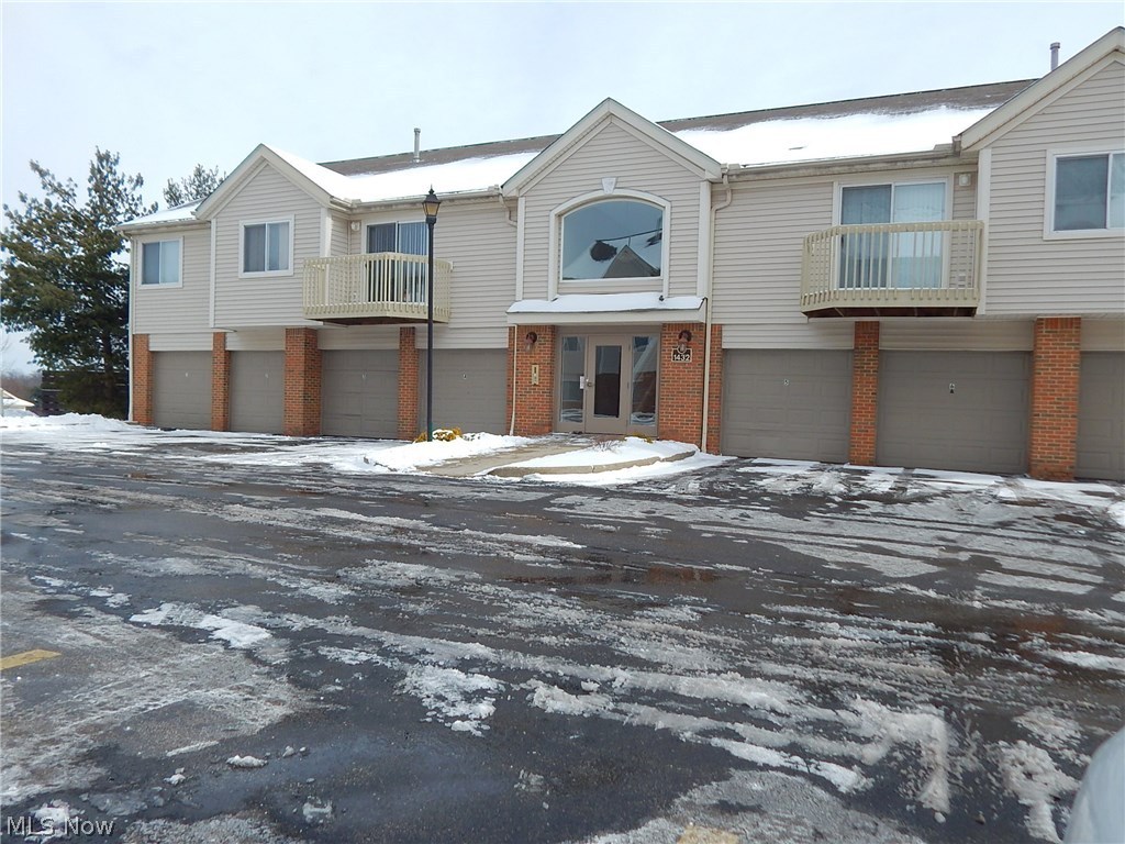 Cozy 2 bedroom, 2 full bathroom condo available for rent! Includes a washer/dryer which is right off the kitchen. Don't miss out!! $35 application fee per adult applicant. We run credit, criminal and eviction background check and verify income. No Section 8.