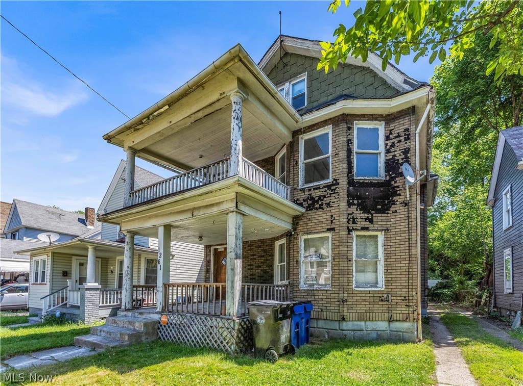 Photo of 1261 E 113th Street, Cleveland, OH 44108 (MLS # 5215582)