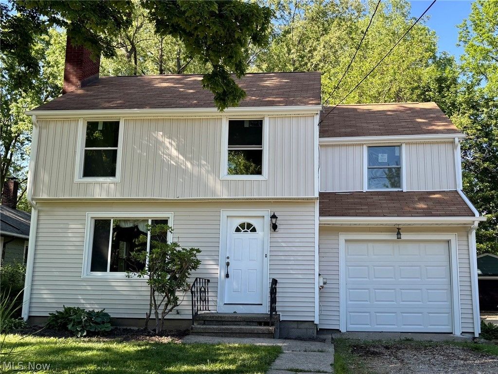 Photo of 601 Fairchild Avenue, Kent, OH 44240 (MLS # 5213400)