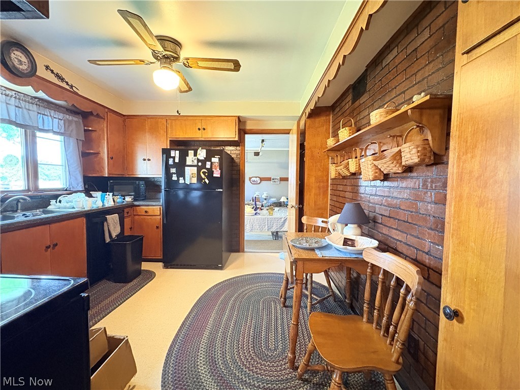 Holmes Tr - Residential