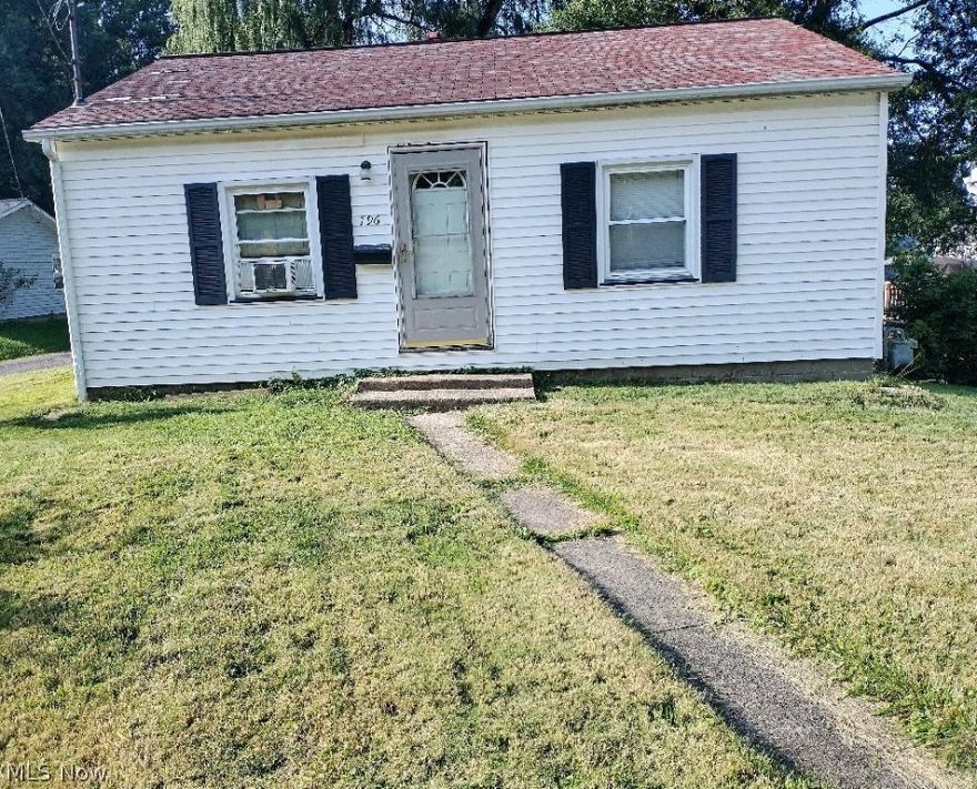Bricker Estate Auction ~ Wednesday October 13, 2021 @ 6:00 PM~ 1 Story 2 Bedroom Home on Lot
Columbiana County ~ Salem City ~ Salem City Schools
Good 1 story frame home built in 1958 of approximately 672 square feet.  Kitchen with built in cabinets. Carpeted living room. 2 bedrooms with closets. Full bath. Full basement with cement block foundation. 100 breaker box electric. Newer natural gas forced air heat. Vinyl siding and shingle roof. Wood deck and fenced yard.  All situated on a 53 x 154 corner city lot with all utilities. 

Terms on Real Estate: 10% of the contract price down day of sale, balance due upon delivery of deed and title guarantee. This property sells without reservation to the highest bidder. There will be a 10% buyer’s premium added to the final sales price to constitute a contract price.