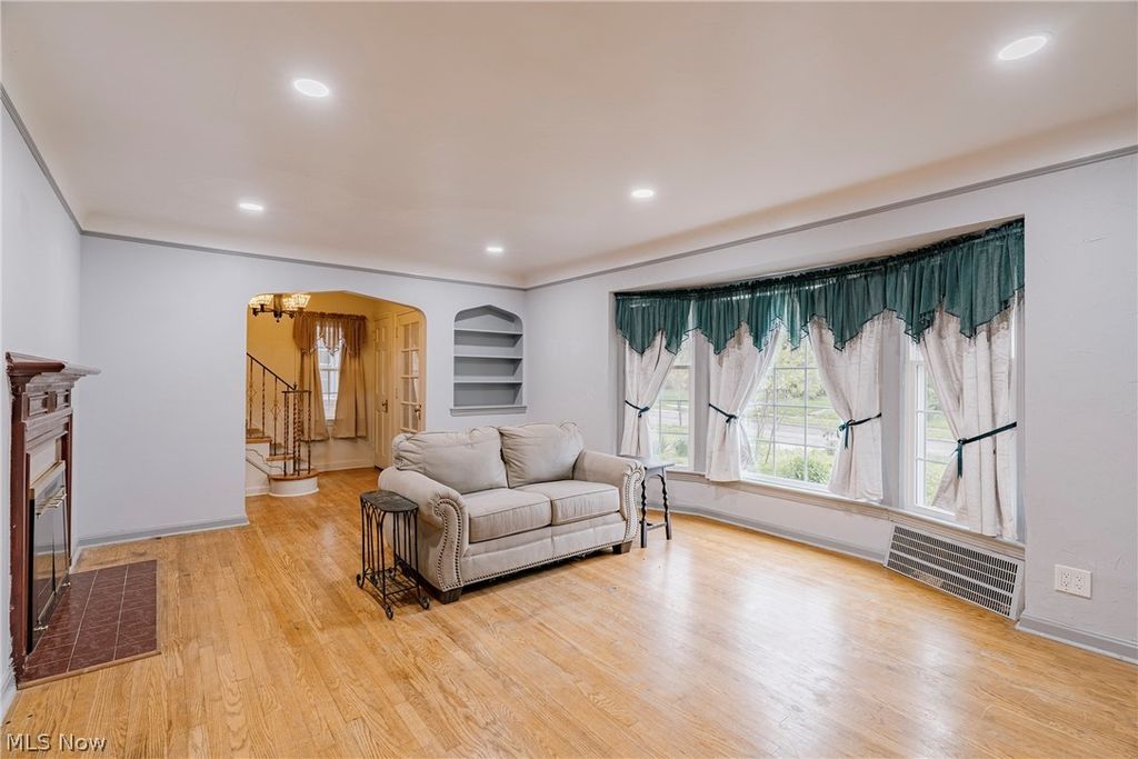 Photo of 3675 Avalon Road, Shaker Heights, OH 44120 (MLS # 5205956)