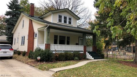 Condo For Sale - 952 Oxford Road<br/> Cleveland Heights, OH 44121