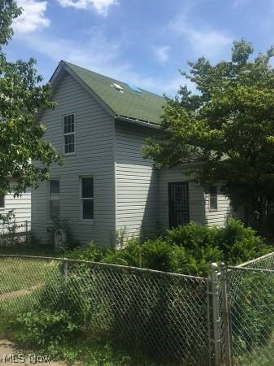 REHAB ARTIST NEEDED: Blank property canvas in need of "painting" the image of the current Ohio City real estate boom. Huge equity potential in this property! Customize to your liking (as it has been completely gutted). A potential 4 bedroom, 2 full bath property with open floor plan. The property also has a detached 2 car garage with alley access. 

Ohio City has indicated a 16% growth among ages of 18-35 and a 42% growth in ages of 60-64. In May of this year USA today has named the Ohio City neighborhood one of the top 10 up and coming neighborhoods in the country. Starting in the Spring of 2015, the Ohio City Inc. community development corporation-calls for a $17.3 million dollar makeover of Lorain Avenue's North Side to include a 2.3 mile bike trail extending from West 25th (West Side Market) all the way to W 85th Street. This property is bicycle pumps away from the heart of all of this activity.

Please note that this is a CASH ONLY/ Investment Transaction.