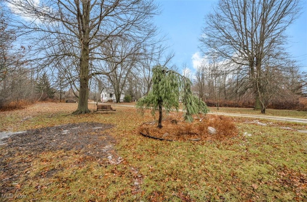 Photo of 6226 W Maple Avenue, Geneva, OH 44041 (MLS # 5168901)