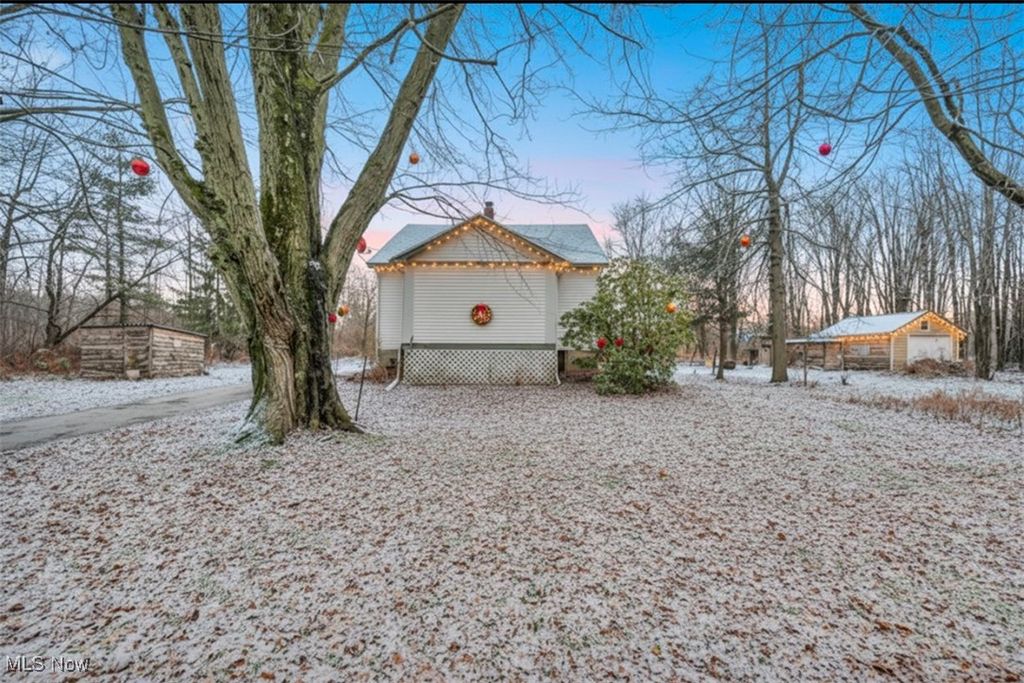 Photo of 6226 W Maple Avenue, Geneva, OH 44041 (MLS # 5168901)