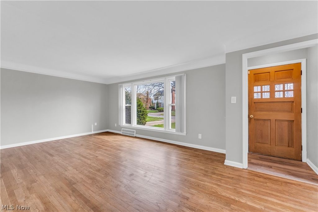 Photo of 16705 Glendale Avenue, Cleveland, OH 44128 (MLS # 5204024)