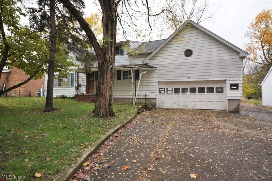 Welcome to 8425 York Rd. in North Royalton. Four bedrooms and 2.5 bathrooms on 2.29 acre.   Great investment opportunity. Currently no electric or plumbing. Must be purchased in combination with 8414 York Rd., a 3-bedroom, 1 bathroom home on 1 acre. also being offered for $125,000 making this offered at a total of $250,000 for two properties totaling over 3 acres.