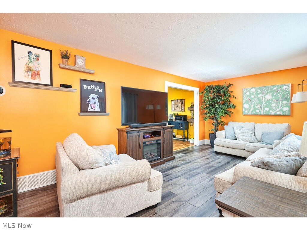 Stevens Blvd Estates Card - Residential