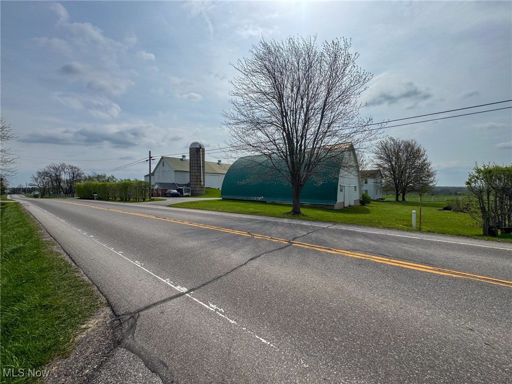 16321 Burton Windsor Road, Middlefield, Ohio image 6