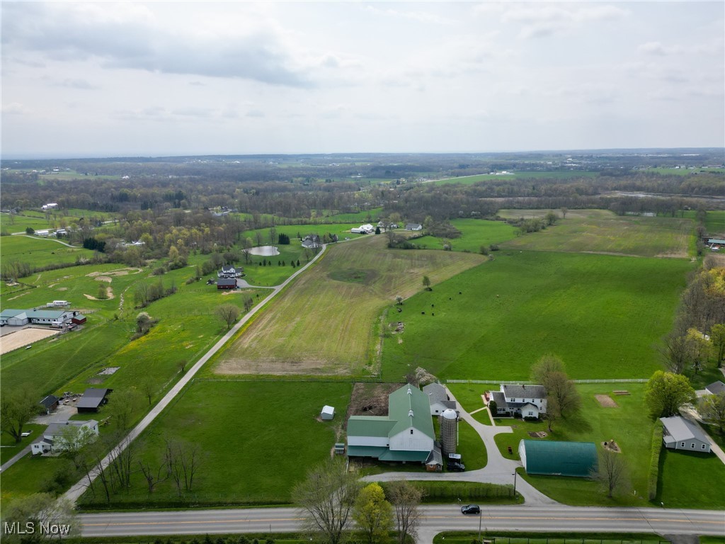 16321 Burton Windsor Road, Middlefield, Ohio image 1