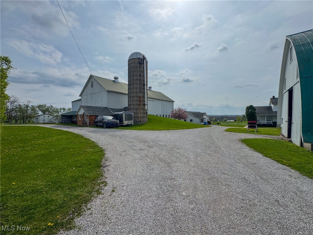 16321 Burton Windsor Road, Middlefield, Ohio image 5