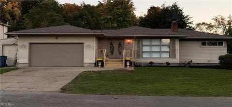 Photo of 10 E Wellock Drive, Akron, OH 44319 (MLS # 5255676)