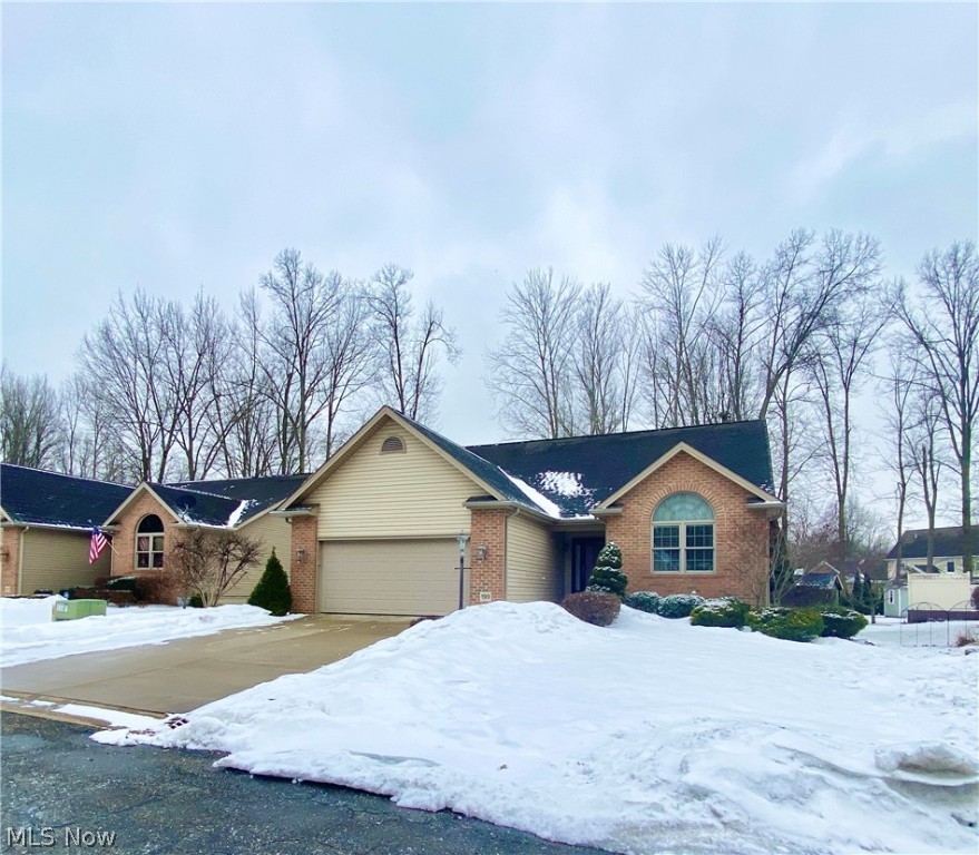 IMMEDIATE POSSESSION w/NO HOA fees. Immaculately clean & meticulously maintained, energy efficient 3-4 bedroom, 2.5 bath Villa situated on a quiet, secluded & wooded Cul-de-Sac w/quick & easy walkable access to Firestone Park, local shopping, major highways & more. Open concept w/Enormous Formal Dining & Great Room featuring vaulted ceilings, skylights, upscale ceiling fans & lighting, & Gorgeous gas fireplace. Generous Eat-in Kitchen w/ LG appliances, garden window, tons of Cabinets & Counter space, Recessed & over-cabinet lighting & bright & cheery dinette area w/bay window. The 1st floor is also home to a large master bedroom ensuite w/jacuzzi tub, Huge Double Vanity, separate shower & big walk-in closet. A den/office/additional bedroom, large laundry room w/Pantry closet & Half Bath completes the 1st fl. The 2nd floor is home to 2 generous size bedrooms w/XL closets & a Full Bathroom. Rounding out the upper level is a cozy 12x12 loft area which opens to the Great Room below. Spend