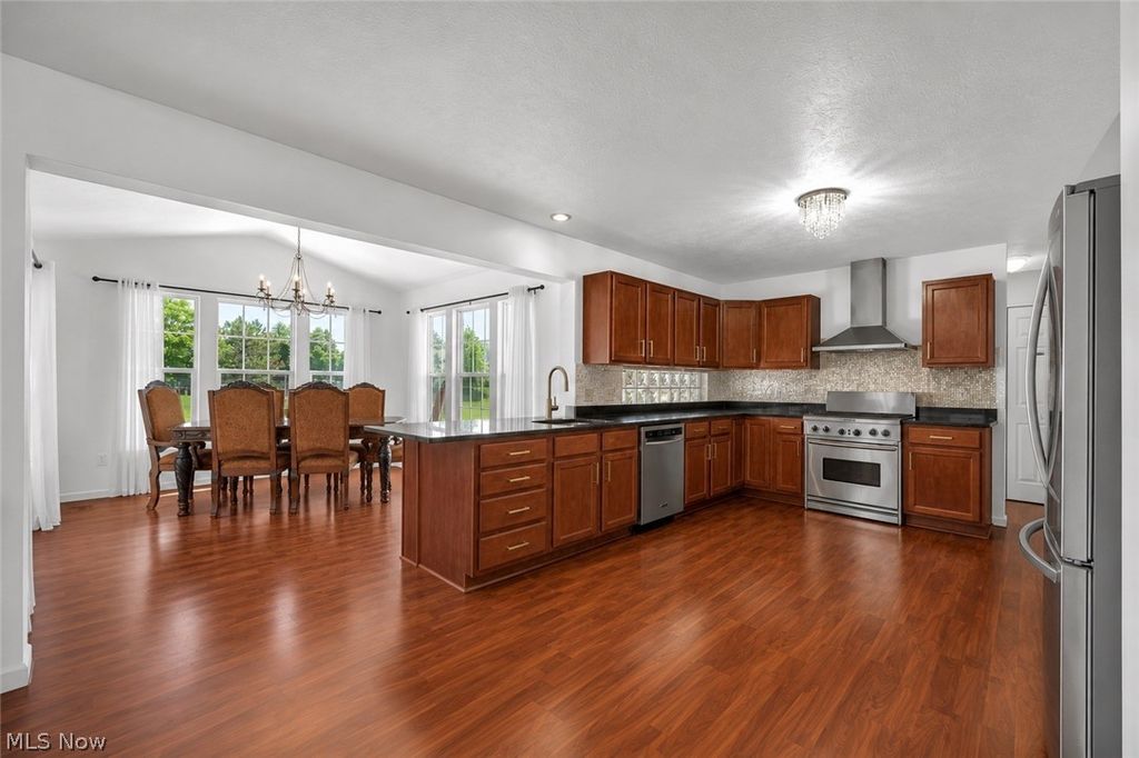 Photo of 33275 Ambleside Drive, Avon Lake, OH 44012 (MLS # 5212423)