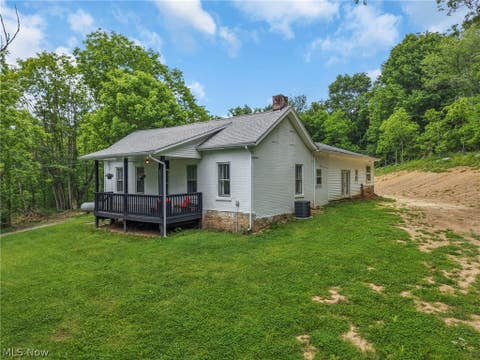 Homes For Sale - 3815 Dillon Falls Road<br/> Muskingum County, Zanesville, OH 43701