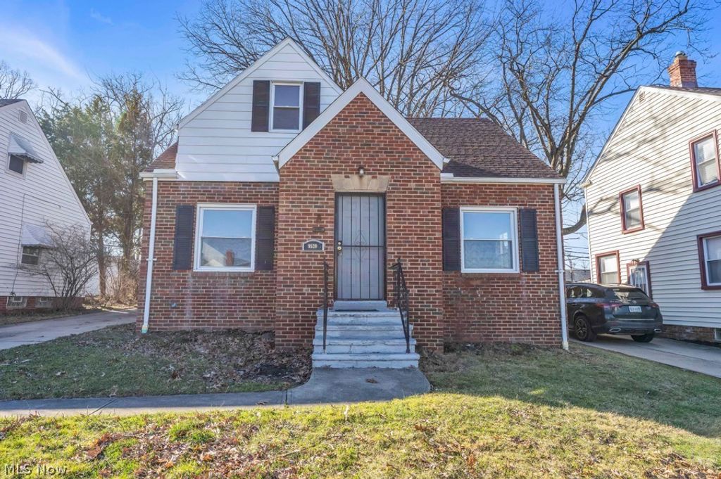 Photo of 9520 S Highland Avenue, Garfield Heights, OH 44125 (MLS # 5193795)