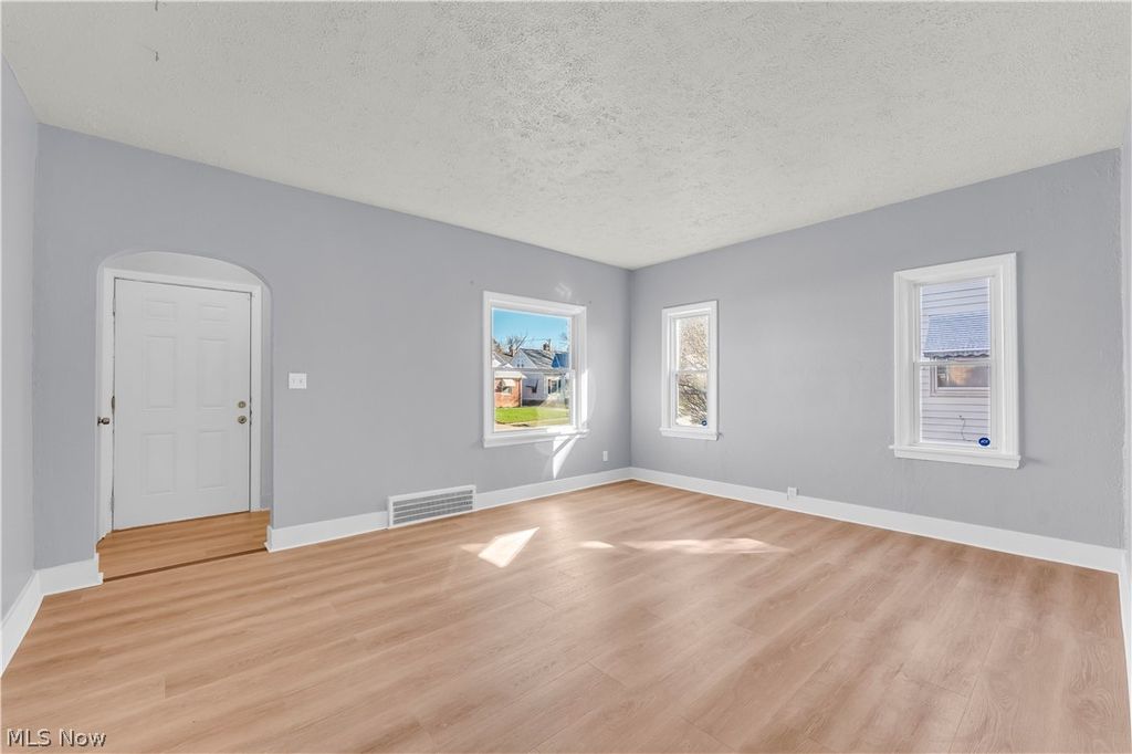 Photo of 9520 S Highland Avenue, Garfield Heights, OH 44125 (MLS # 5193795)