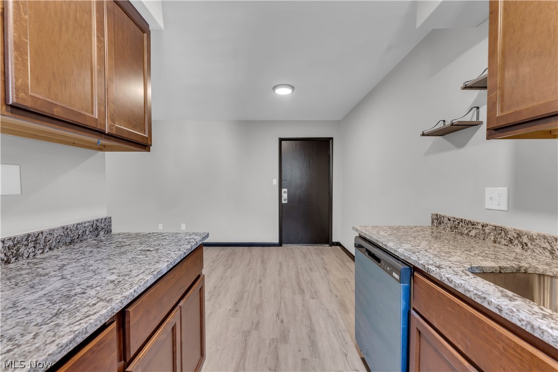 City/Lakewood - Commercial Sale