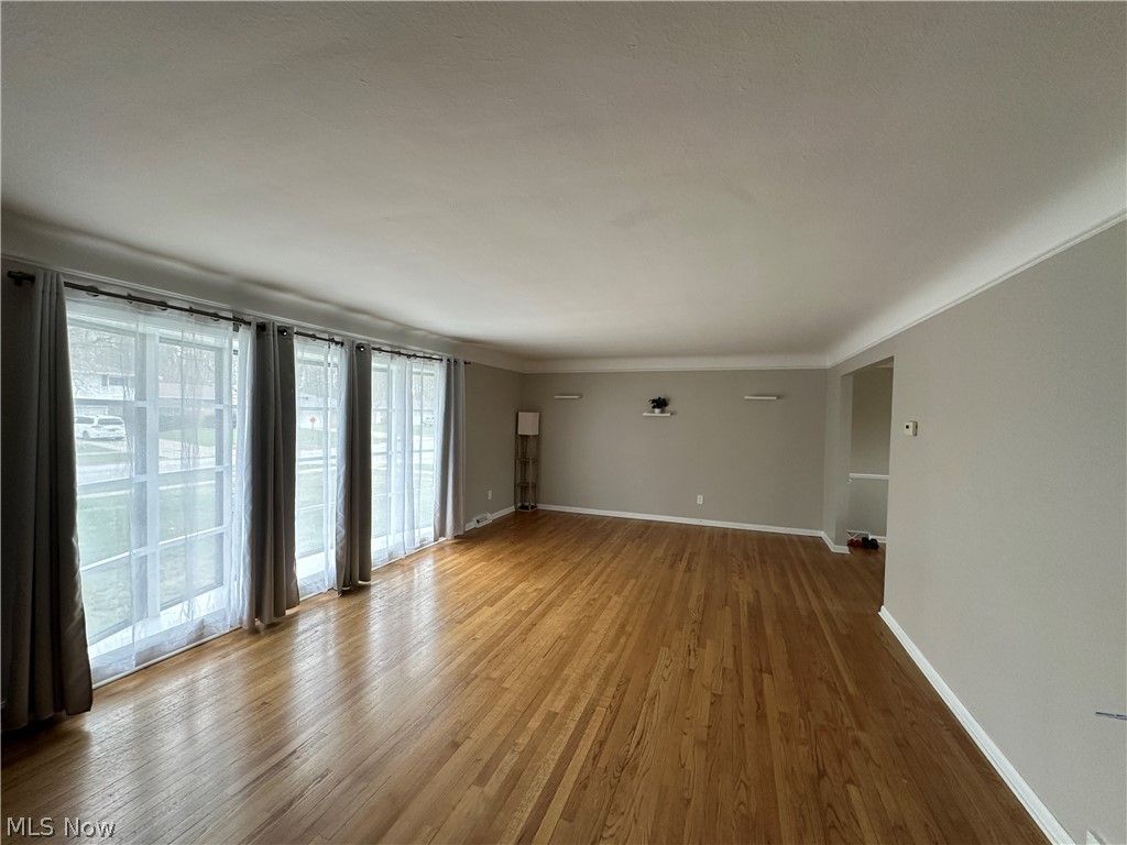 Photo of 6506 Fairweather Drive, Cleveland, OH 44130 (MLS # 5195365)