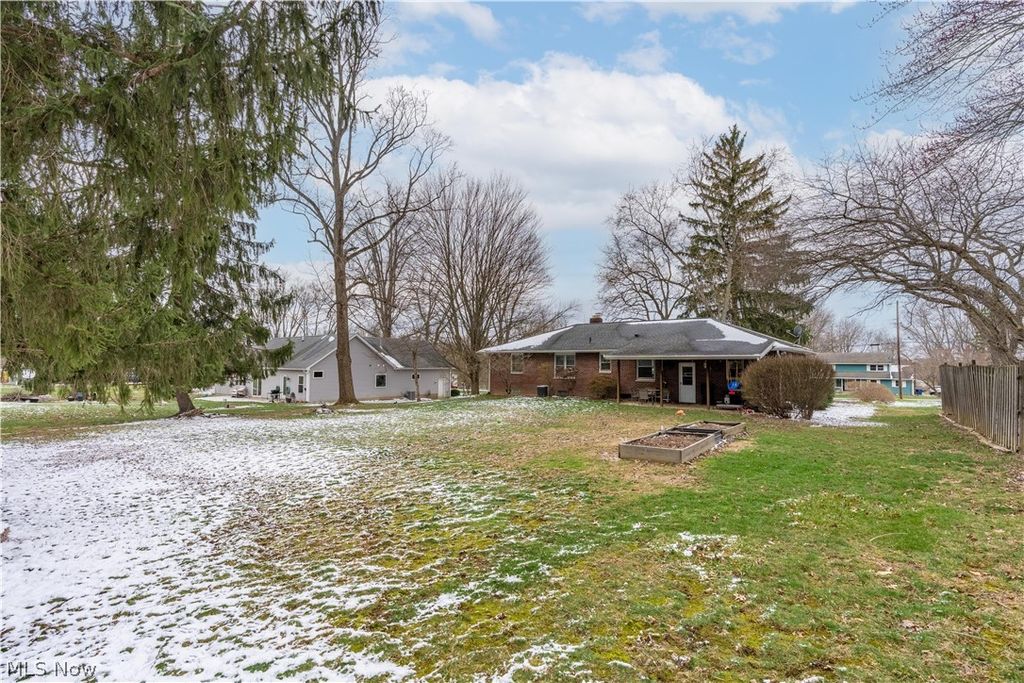 Photo of 6775 Grove Road, New Franklin, OH 44216 (MLS # 5194493)