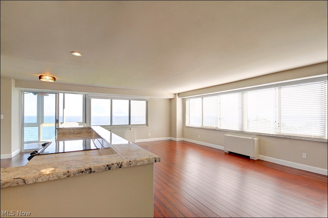 Marine Towers East - Residential