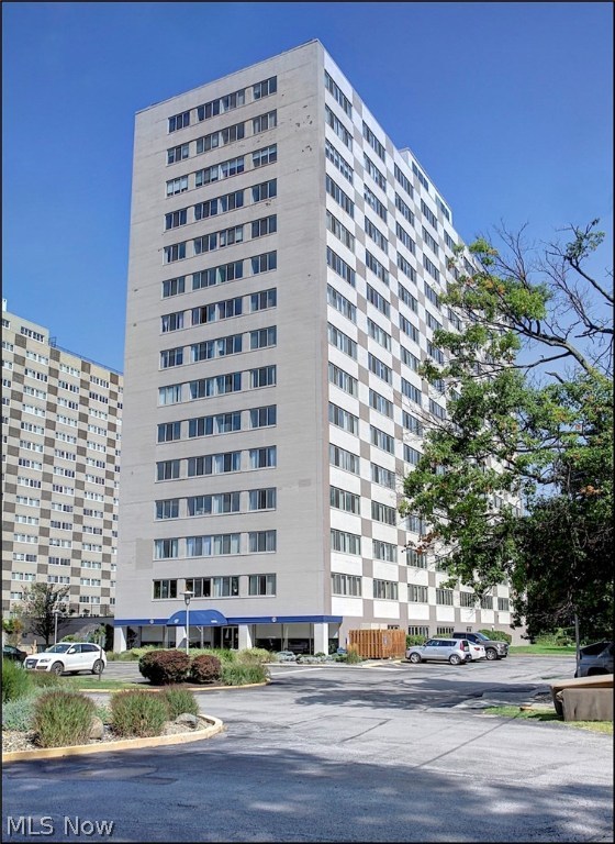 Marine Towers East - Residential