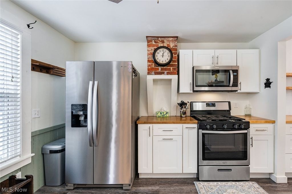 Photo of 11743 Peckham Avenue, Hiram, OH 44234 (MLS # 5188795)