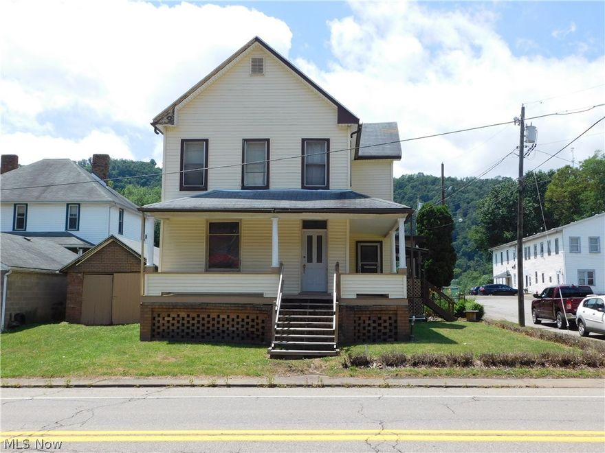 2 STORY 3 BEDROOM HOME ON A CORNER LOT. FORMAL DINING ROOM, LIVING ROOM, AND BONUS ROOM ON MAIN LEVEL. ALL APPLIANCES STAY TO HELP EQUIP THIS HOME FOR THE FIRST TIME BUYER OR INVESTOR
,
,