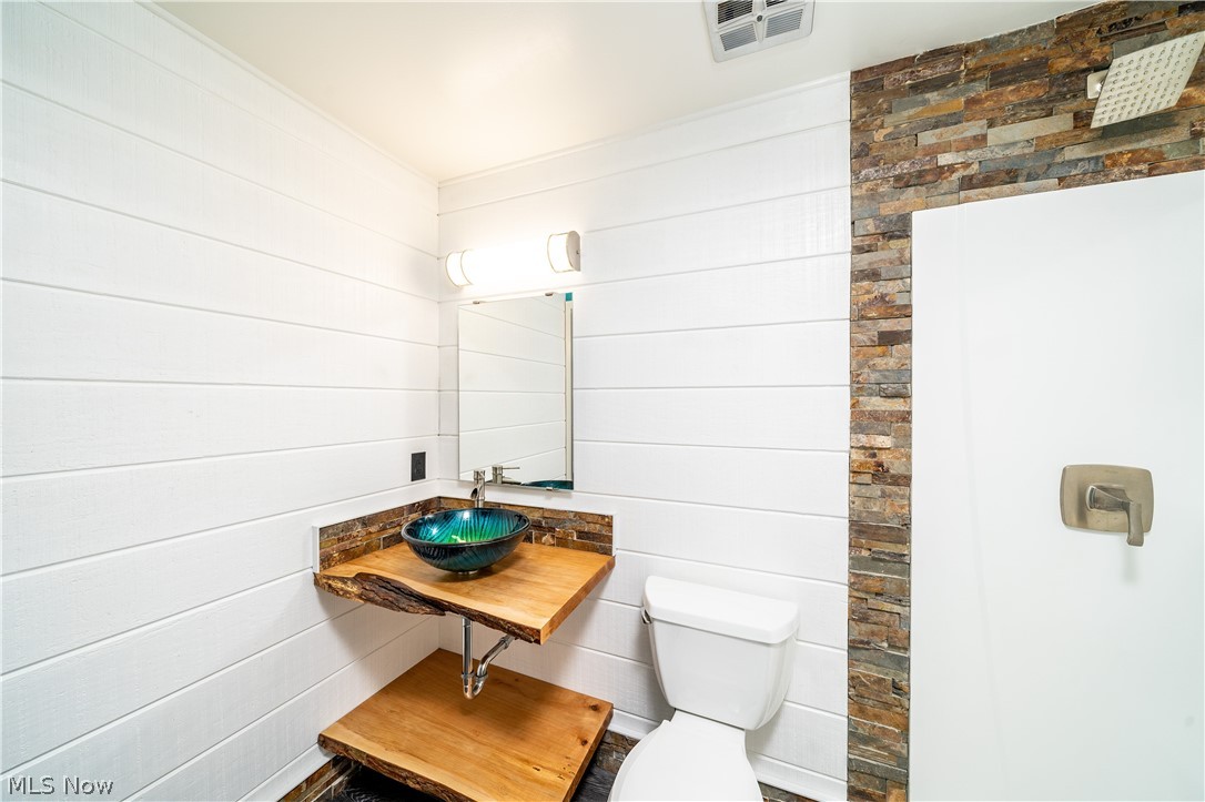 King James South Condo B - Residential