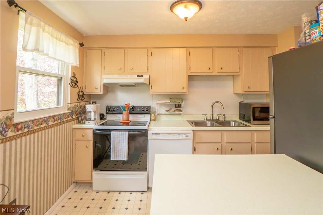 Ledgewood Condo - Residential