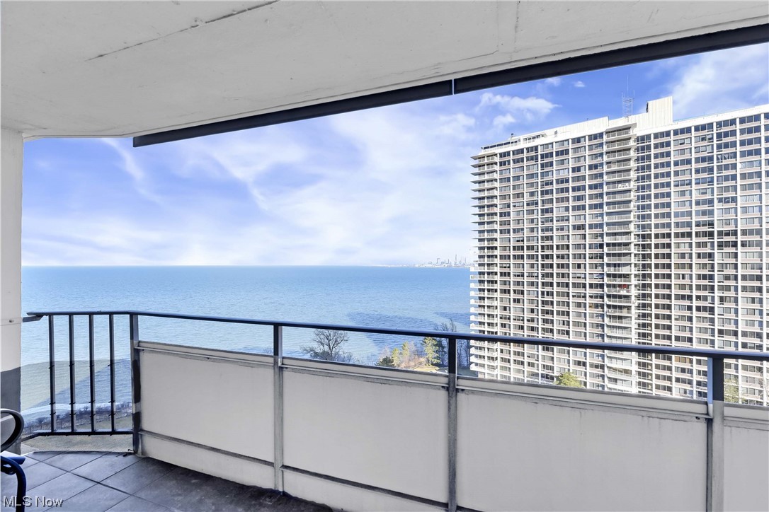 Carlyle Condo - Residential Lease