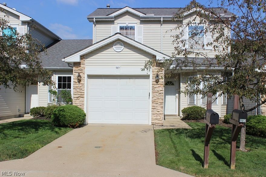 Extremely well cared for 15 year old condo in Pin Oaks.  Vaulted ceilings in great room and master suite.  Neutral decor throughout.  Attached garage and private patio.  Nine (9) foot ceilings. Truly in newer condition.