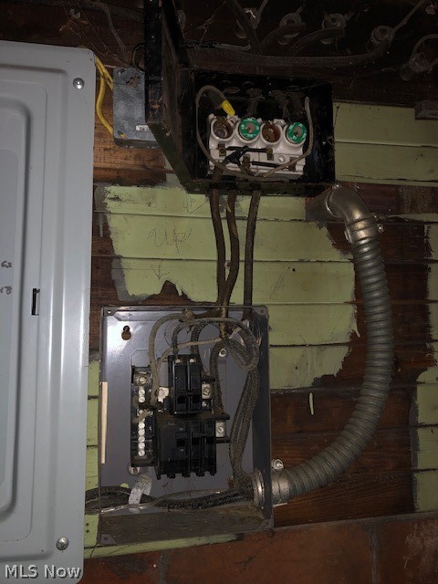 Colonial Heights 04 - Residential Income