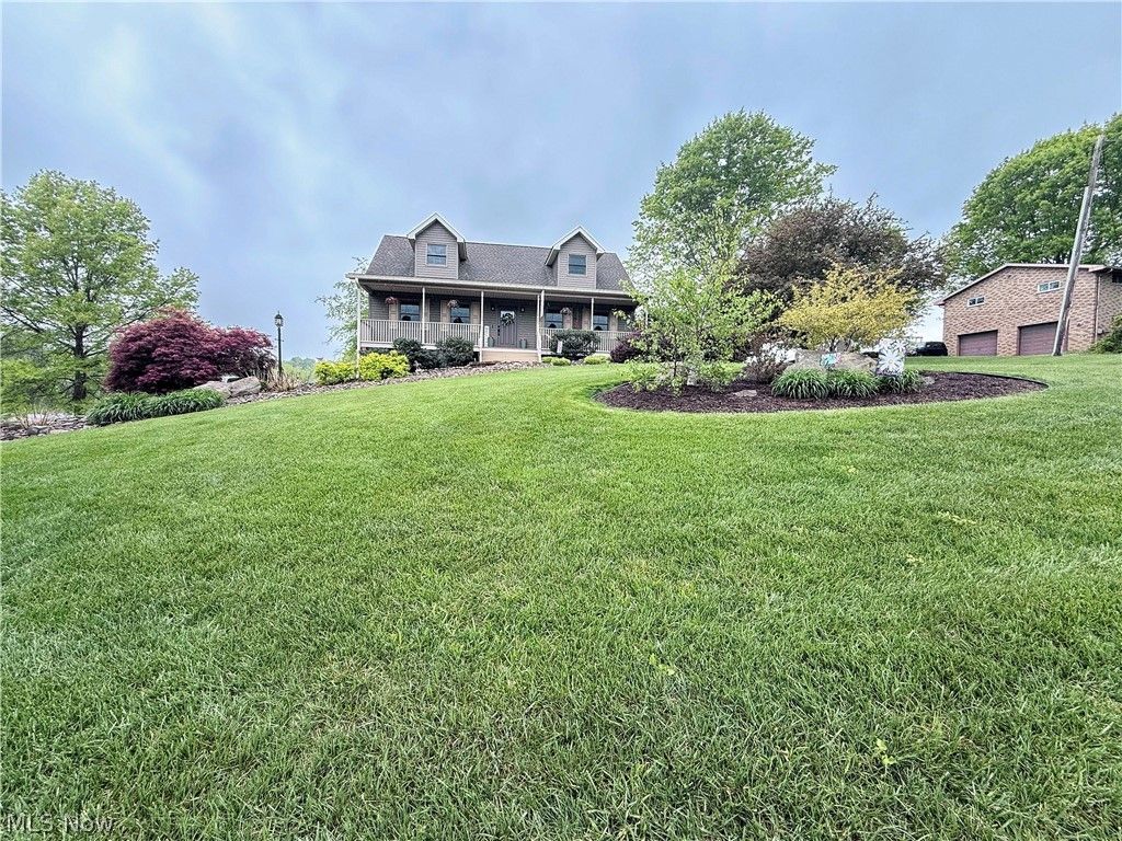Photo of 247 Spence Road, Belpre, OH 45714 (MLS # 5210107)