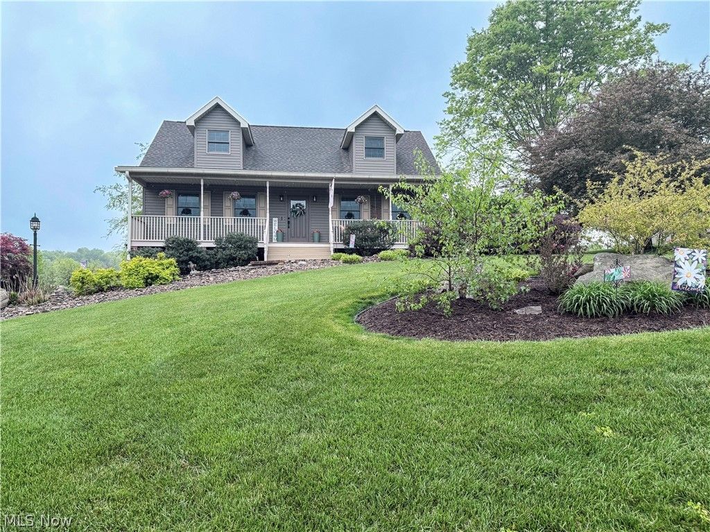Photo of 247 Spence Road, Belpre, OH 45714 (MLS # 5210107)