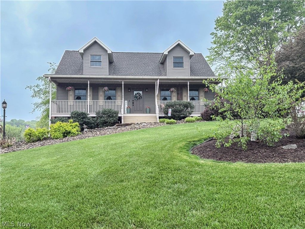Photo of 247 Spence Road, Belpre, OH 45714 (MLS # 5210107)