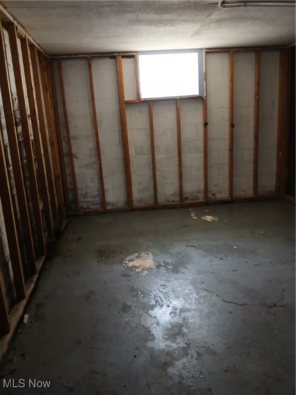 230 E 211th Street, Euclid, Ohio image 33