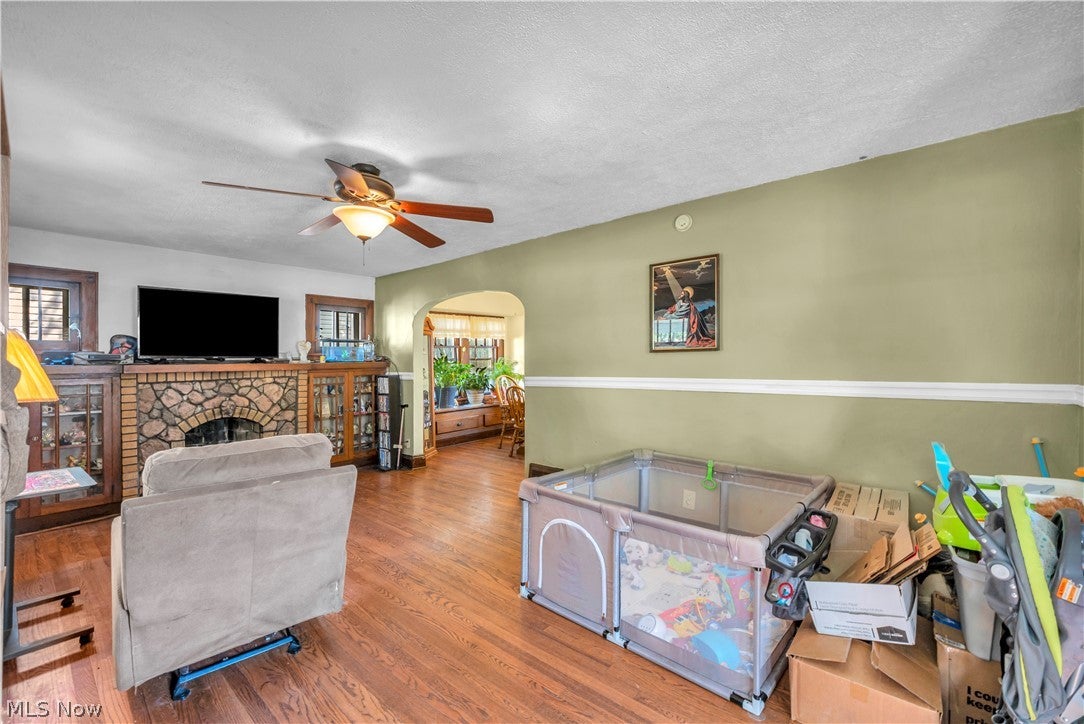 20 W Linwood Avenue