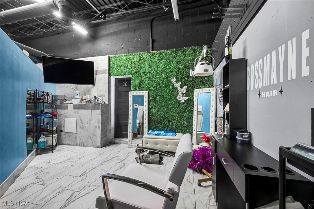 Bower & Bracks - Commercial Sale