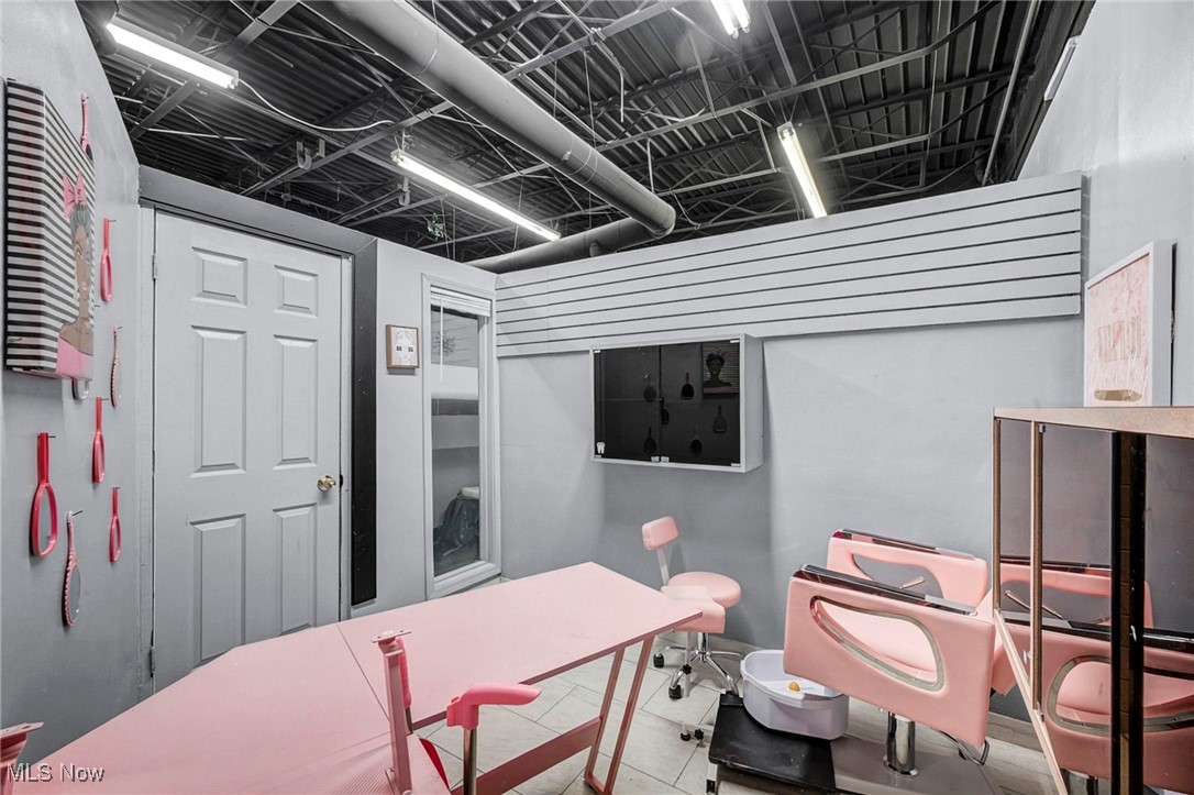 Bower & Bracks - Commercial Sale