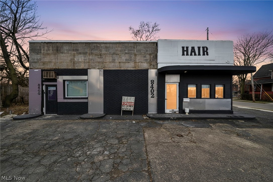 Bower & Bracks - Commercial Sale