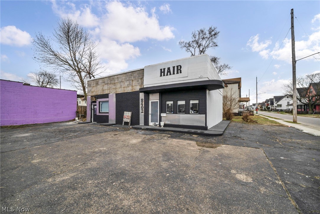 Bower & Bracks - Commercial Sale