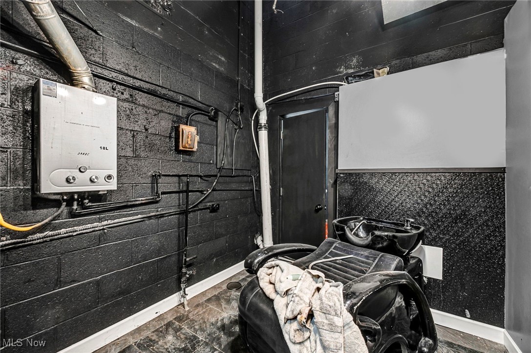 Bower & Bracks - Commercial Sale